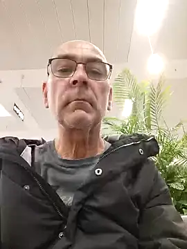 raini14770 online show from December 2025 06:59:02 PM