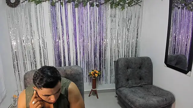 Snapshot of VioletXJasper chatting on November 2025 11:15:01 PM VioletXJasper online show from November 2025 11:15:01 PM