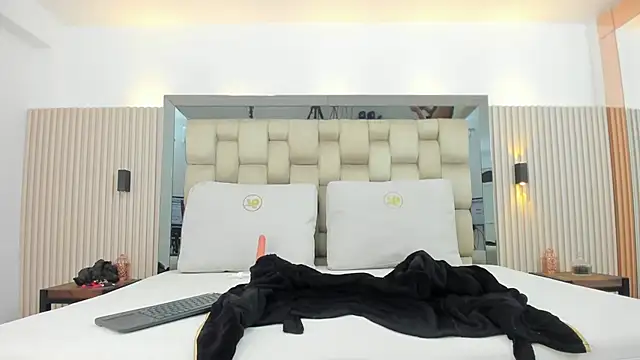 noah pariss online show from December 2025 11:19:01 AM