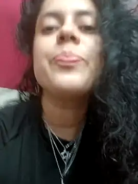 Lapeluda25 online show from December 2025 08:02:02 PM