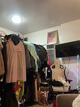 Motherbigbus online show from April 2026 06:47:01 AM