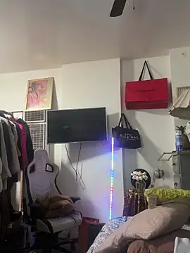 Motherbigbus online show from April 2026 11:57:01 AM