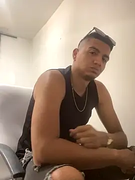 Snapshot of lester_rose chatting on November 2025 04:51:02 PM lester rose online show from November 2025 04:51:02 PM