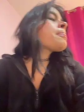 Snapshot of Sophie_wyld chatting on November 2025 11:37:02 PM Sophie wyld online show from November 2025 11:37:02 PM