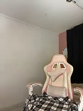 Snapshot of Sophie_wyld chatting on December 2025 12:04:01 AM Sophie wyld online show from December 2025 12:04:01 AM