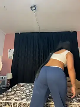 Snapshot of Sophie_wyld chatting on December 2025 12:27:02 AM Sophie wyld online show from December 2025 12:27:02 AM