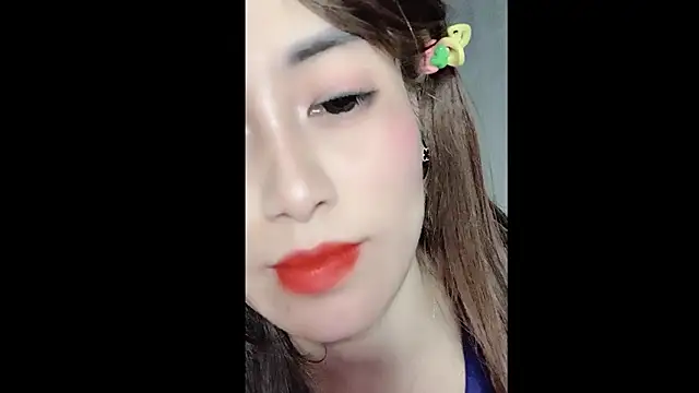 Snapshot of MiAnna-Lovee chatting on November 2025 07:40:01 AM MiAnna-Lovee online show from November 2025 07:40:01 AM