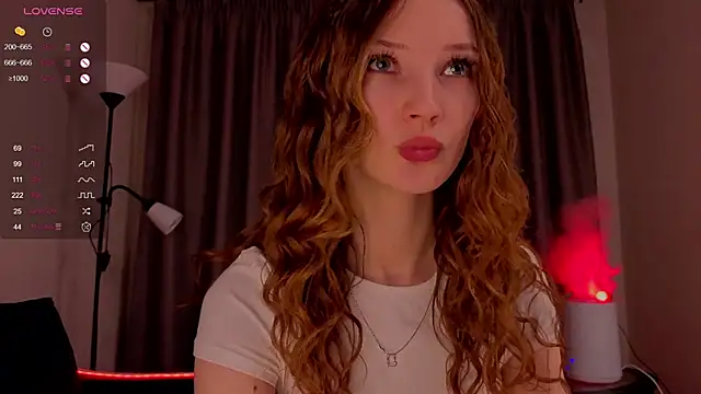 Alisavine online show from February 2026 07:28:01 PM