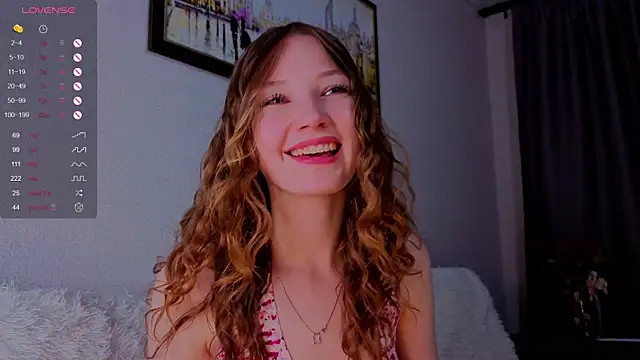 Snapshot of Alisavine chatting on May 2026 07:41:02 PM Alisavine online show from May 2026 07:41:02 PM