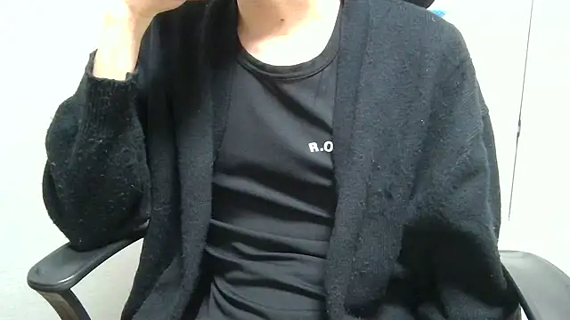 Snapshot of minhyuck001 chatting on November 2025 12:05:02 PM minhyuck001 online show from November 2025 12:05:02 PM