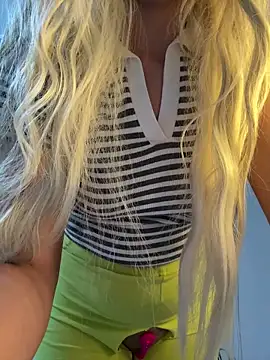 Manolya3434 online show from December 2025 05:51:02 PM