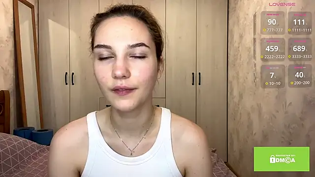 Snapshot of CatherineSaretto chatting on November 2025 05:05:02 PM CatherineSaretto online show from November 2025 05:05:02 PM