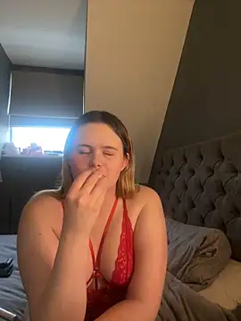 Blonde Bunny online show from December 2025 02:13:01 PM