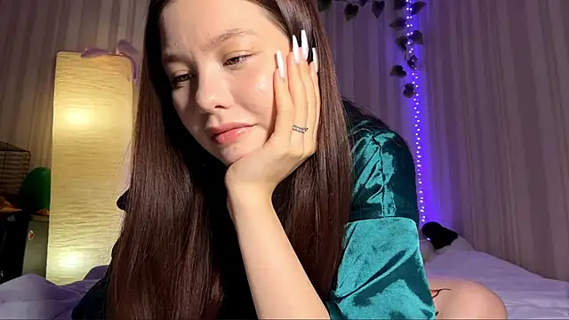 Snapshot of CutieSlim chatting on February 2026 12:06:01 PM CutieSlim online show from February 2026 12:06:01 PM