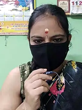 Queen-Neha online show from December 2025 05:51:02 PM