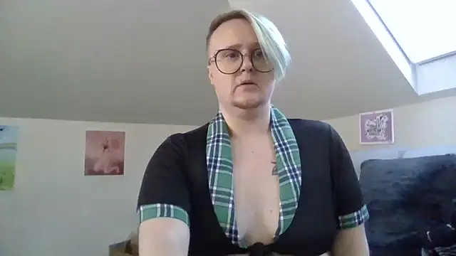queerlyjaz online show from December 2025 09:44:02 PM