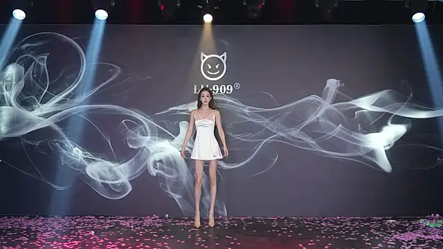 LU-909 online show from November 2025 08:14:01 AM