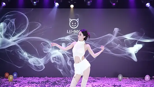 LU-909 online show from December 2025 08:12:01 AM