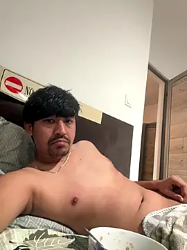 Snapshot of Jhonneeey chatting on November 2025 03:05:02 PM Jhonneeey online show from November 2025 03:05:02 PM