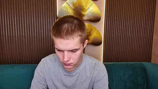 Piter Ward online show from November 2025 08:32:01 PM