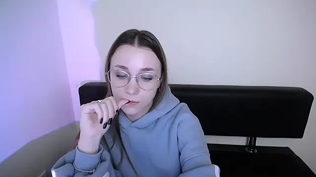 Snapshot of MillaTems_ chatting on November 2025 09:53:01 AM MillaTems online show from November 2025 09:53:01 AM