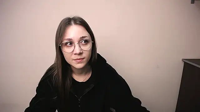 Snapshot of MillaTems_ chatting on November 2025 10:03:02 AM MillaTems online show from November 2025 10:03:02 AM