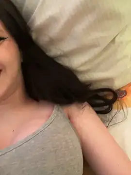 Snapshot of bettyButterfly chatting on May 2026 12:34:01 PM bettyButterfly online show from May 2026 12:34:01 PM