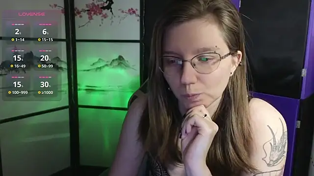Snapshot of scarlettsrose chatting on June 2026 01:11:01 PM scarlettsrose online show from June 2026 01:11:01 PM