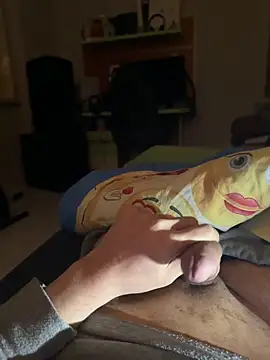 Snapshot of Alessandro_478 chatting on December 2025 05:01:02 AM Alessandro 478 online show from December 2025 05:01:02 AM