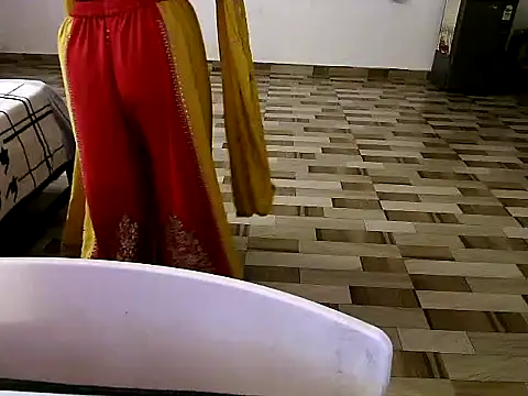 raveena hot online show from May 2026 08:25:01 PM