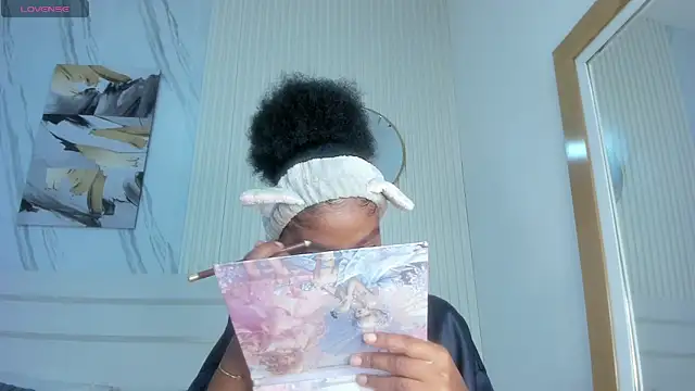 Afro Luna online show from March 2026 10:42:02 AM