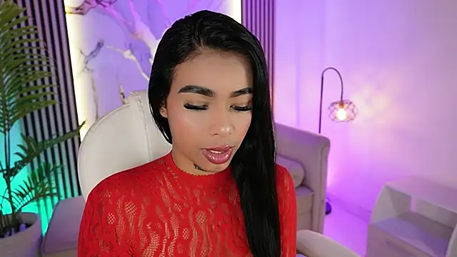 Snapshot of MeganLowell chatting on November 2025 07:59:02 PM MeganLowell online show from November 2025 07:59:02 PM