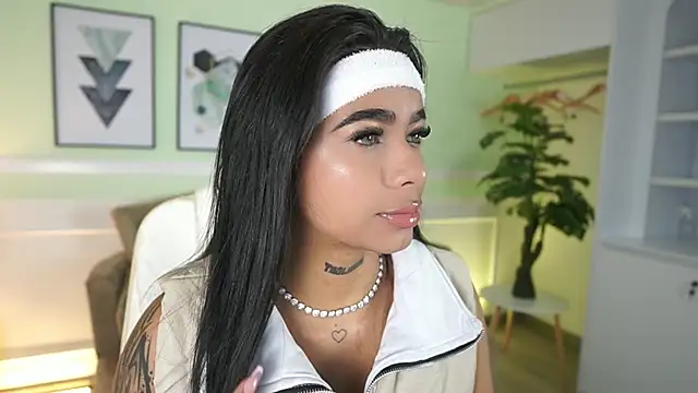 Snapshot of MeganLowell chatting on January 2026 11:34:01 AM MeganLowell online show from January 2026 11:34:01 AM