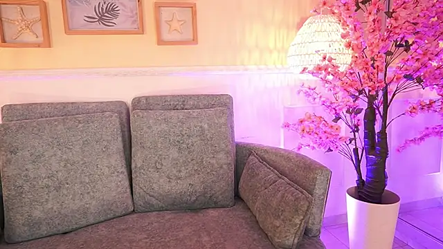 MeganLowell online show from April 2026 07:36:01 PM