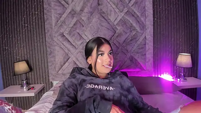 ShirleyJones  online show from November 2025 12:42:01 PM