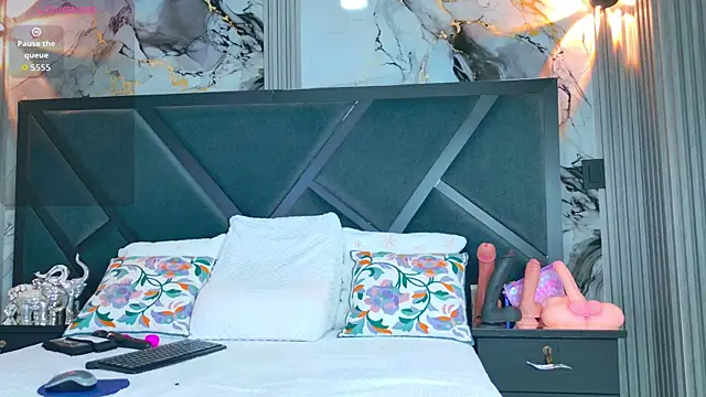 Snapshot of SofiaCopper chatting on November 2025 02:47:02 AM SofiaCopper online show from November 2025 02:47:02 AM