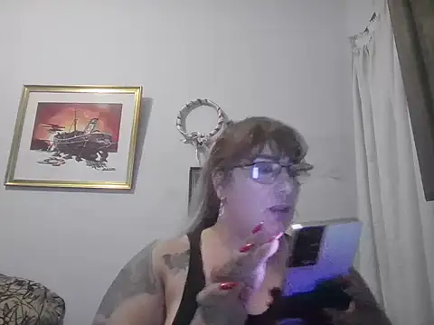 Snapshot of milenahotactrexxx chatting on March 2026 03:28:02 AM milenahotactrexxx online show from March 2026 03:28:02 AM