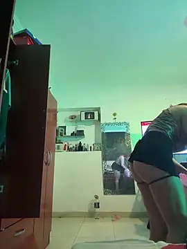 Snapshot of makivede2025 chatting on November 2025 10:14:02 PM makivede2025 online show from November 2025 10:14:02 PM