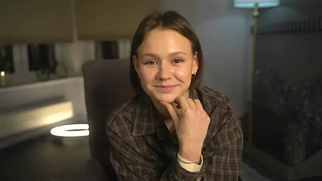 Snapshot of DeliaBernon chatting on November 2025 01:04:02 PM DeliaBernon online show from November 2025 01:04:02 PM