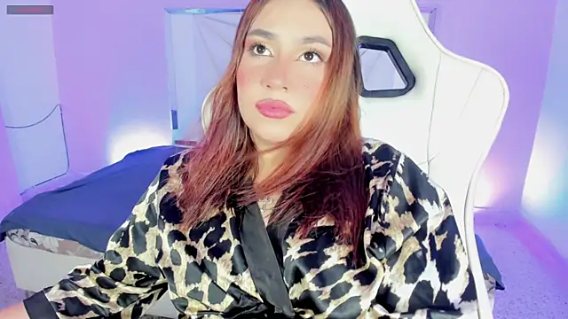 Isabella saenzz  online show from November 2025 03:41:01 AM