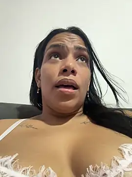 ArielleMillerr- online show from April 2026 05:24:02 PM