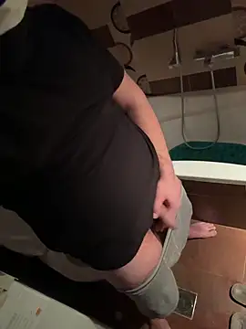 Snapshot of Locotre22 chatting on December 2025 05:28:01 AM Locotre22 online show from December 2025 05:28:01 AM