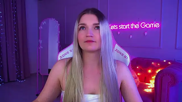 AnnyRaii online show from December 2025 06:26:01 PM