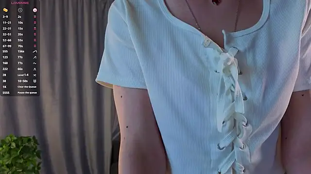 UmbraVelour online show from April 2026 01:17:02 PM