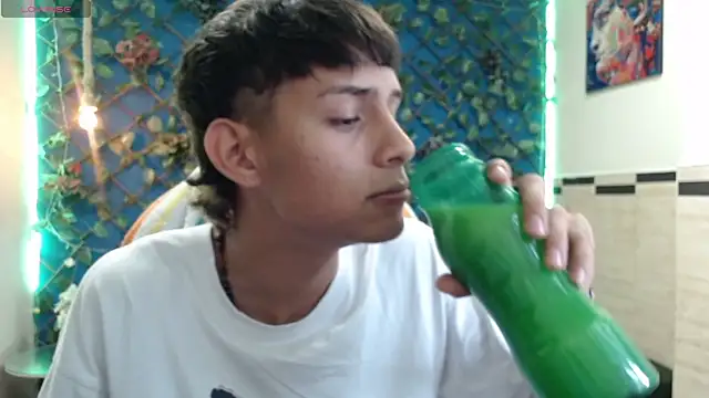 Snapshot of DraxBlade09 chatting on December 2025 03:45:02 AM DraxBlade09 online show from December 2025 03:45:02 AM