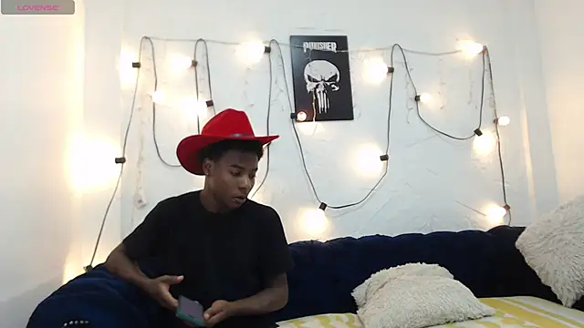 NoahJhonson69 online show from April 2026 11:17:01 AM