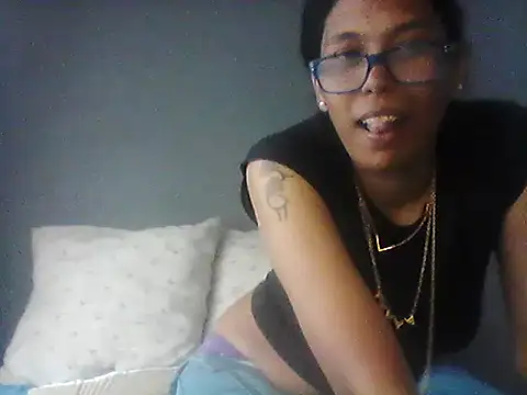 TiaBlaze online show from December 2025 12:14:02 PM