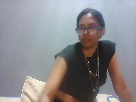 TiaBlaze online show from December 2025 10:03:01 PM