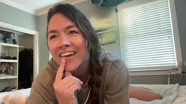 Snapshot of bendlikebecks chatting on April 2026 01:25:02 PM bendlikebecks online show from April 2026 01:25:02 PM