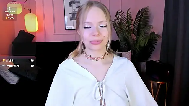 lucy loy online show from April 2026 01:41:02 PM